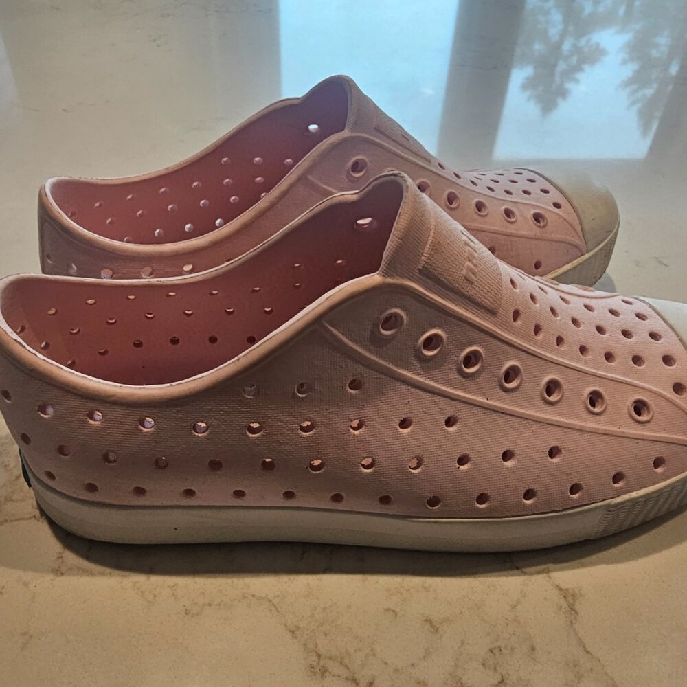 Native shoes - Picture 2 of 2